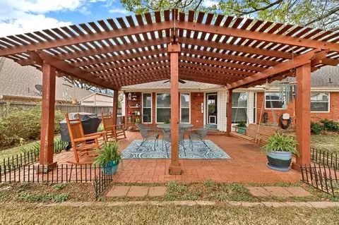 Exterior - 504 Anthony Dr, Euless, TX 76039 photo 6 of 7