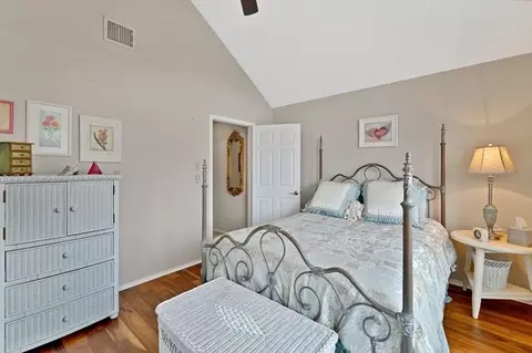Bedroom - 504 Anthony Dr, Euless, TX 76039 photo 3 of 3