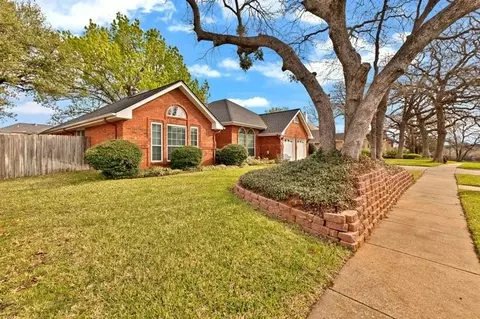 Exterior - 504 Anthony Dr, Euless, TX 76039 photo 7 of 7