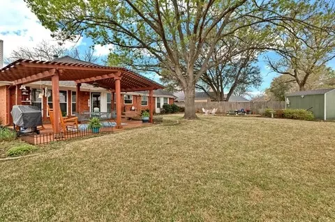 Exterior - 504 Anthony Dr, Euless, TX 76039 photo 5 of 7