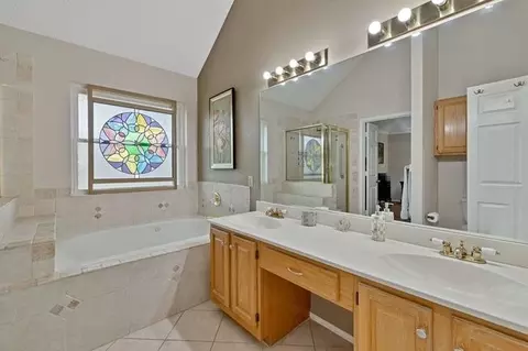 Bath - 504 Anthony Dr, Euless, TX 76039 photo 1 of 4