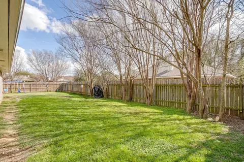 Exterior - 10400 Marigold Rd, Waco, TX 76708 photo 4 of 10
