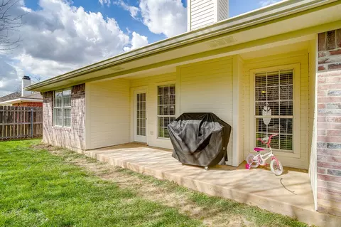 Exterior - 10400 Marigold Rd, Waco, TX 76708 photo 7 of 10