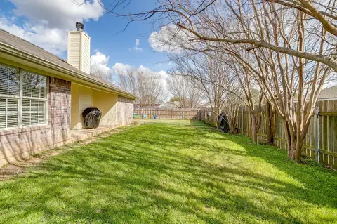Exterior - 10400 Marigold Rd, Waco, TX 76708 photo 5 of 10