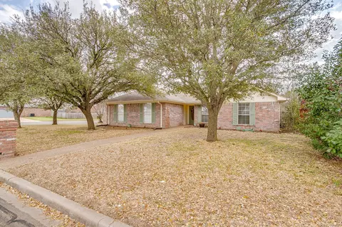 10400 Marigold Rd, Waco, TX 76708