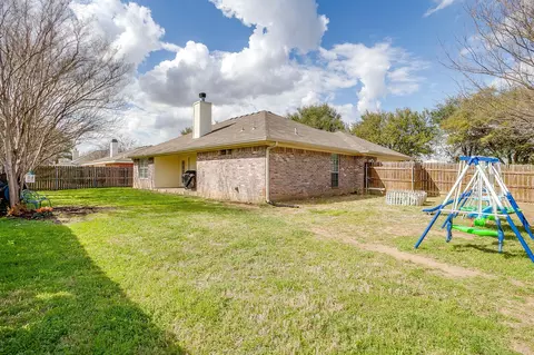 Exterior - 10400 Marigold Rd, Waco, TX 76708 photo 8 of 10