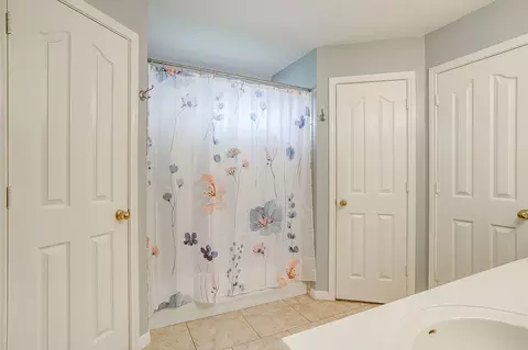 Bath - 10400 Marigold Rd, Waco, TX 76708 photo 2 of 3