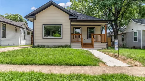 920 S Montreal Ave, Dallas, TX 75208