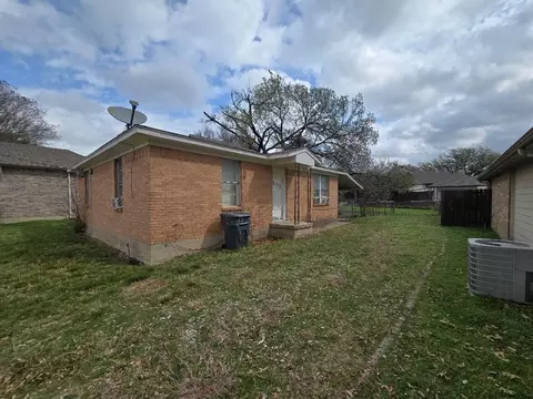 17724 Hillcrest Rd, Dallas, TX 75252