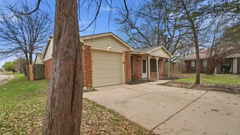 447 Vincent St, Cedar Hill, TX 75104