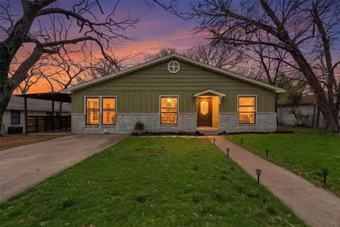 208 E Columbia St, Weatherford, TX 76086