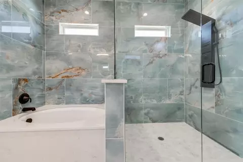 Bath - 327 Lovers Ln, Terrell, TX 75160 photo 1 of 10