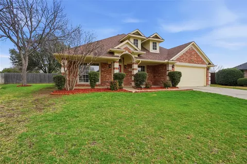 500 Surry Ct, Saginaw, TX 76179