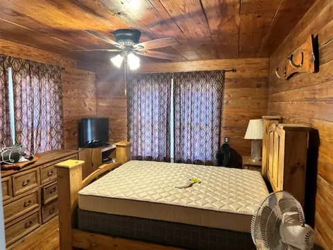 Bedroom - 18250 Tx-36 Hwy, Gustine, TX 76455 photo 1 of 2