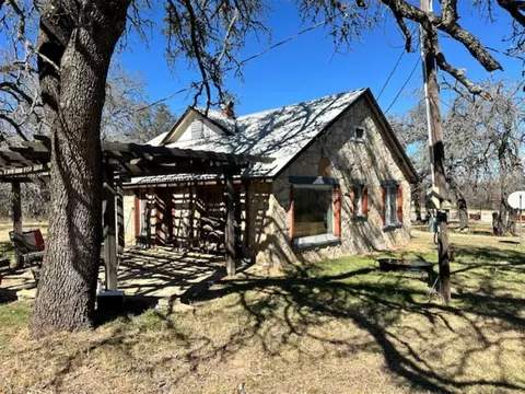 Exterior - 18250 Tx-36 Hwy, Gustine, TX 76455 photo 2 of 3