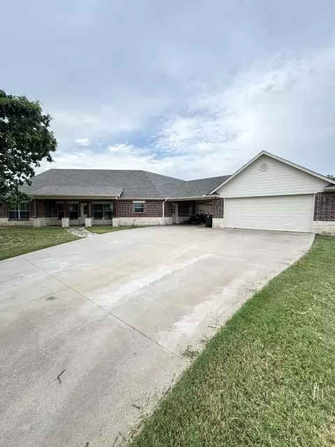 153 Twin Springs Ranch Ln, Weatherford, TX 76087