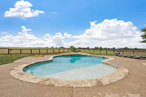 Exterior - 2045 Iron Bridge Rd, Lorena, TX 76655 photo 4 of 6