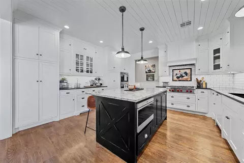 Kitchen - 2045 Iron Bridge Rd, Lorena, TX 76655 photo 2 of 4