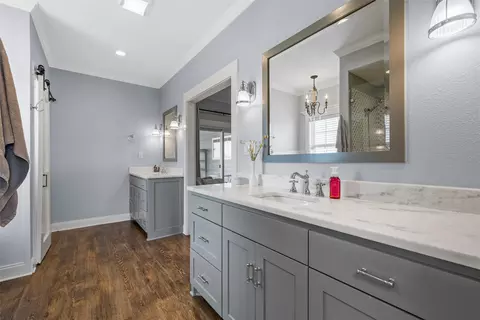 Bath - 2045 Iron Bridge Rd, Lorena, TX 76655 photo 2 of 3