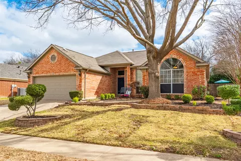 7316 Cross Keys Dr, North Richland Hills, TX 76182