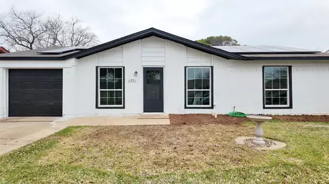 1321 Palisades Dr, Lewisville, TX 75067