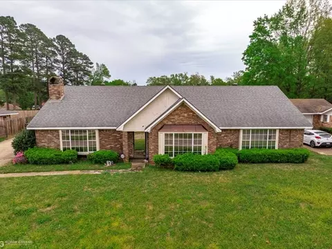 5620 S Lakeshore Dr, Shreveport, LA 71119