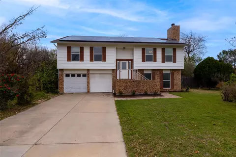 522 Royal Valley Rd, Grand Prairie, TX 75052