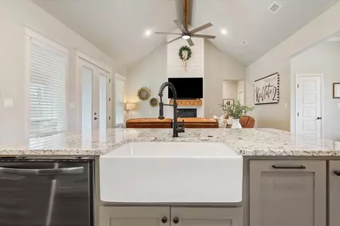 Kitchen - 120 Rain Tree, Waco, TX 76705 photo 4 of 4