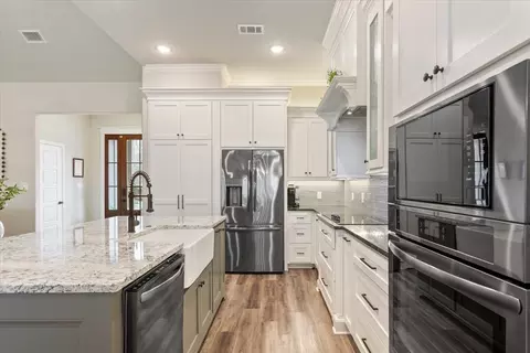 Kitchen - 120 Rain Tree, Waco, TX 76705 photo 3 of 4