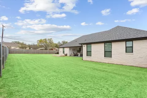 Exterior - 120 Rain Tree, Waco, TX 76705 photo 8 of 10
