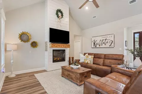 Living - 120 Rain Tree, Waco, TX 76705 photo 1 of 3