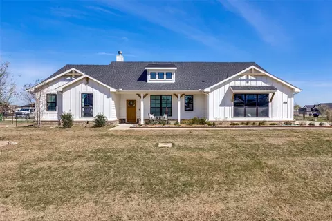 110 Ridgetop Trl, Rhome, TX 76078
