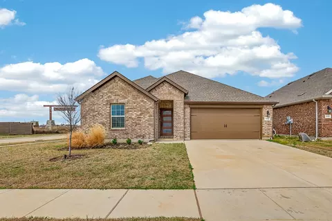 10201 Torch Light Ln, Aubrey, TX 76227