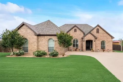 1403 Hickory Dr, Pilot Point, TX 76258