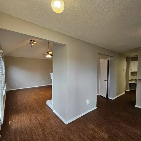 1205 Old Barn Ln, Mesquite, TX 75149