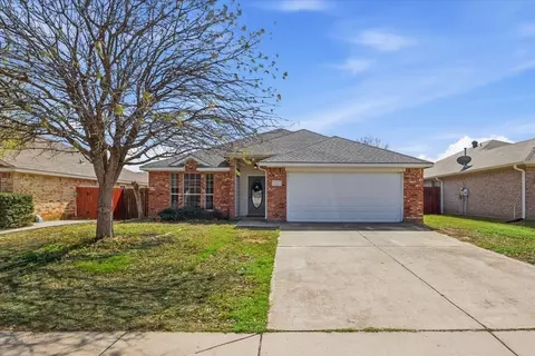 3205 Muleshoe Ln, Fort Worth, TX 76179