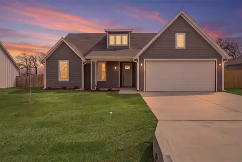 421 Redbud Ln, Tolar, TX 76476
