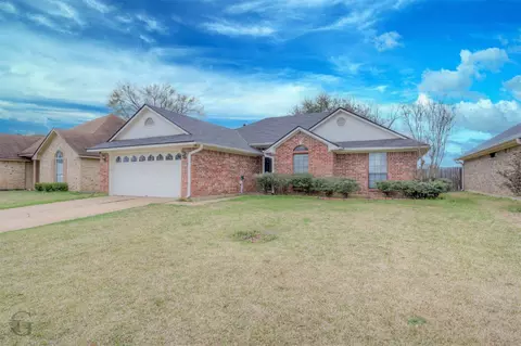 5800 Pampus Ln, Bossier City, LA 71112