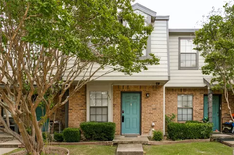 634 W Collins St, Denton, TX 76201