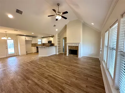 Living - 198 Bent Tree Loop, Haughton, LA 71037 photo 1 of 4