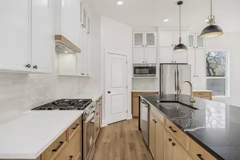 3910 Harlingen, Dallas, TX 75212