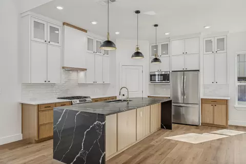 3910 Harlingen, Dallas, TX 75212