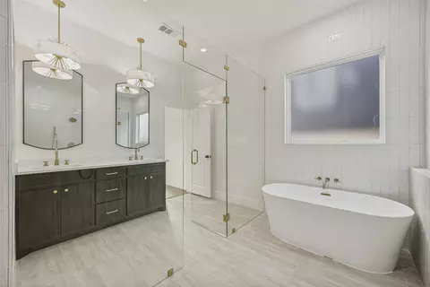 3910 Harlingen, Dallas, TX 75212