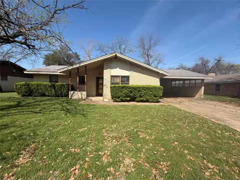 108 E Santa Anna Dr, Robinson, TX 76706