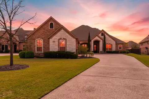 1208 Sunset Bay Dr, Granbury, TX 76048