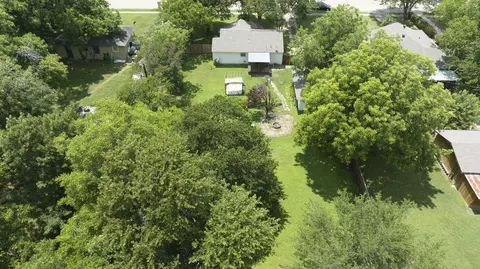 View/Area - 412 Iris Dr, Irving, TX 75061 photo 1 of 3