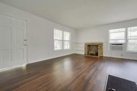 Living - 412 Iris Dr, Irving, TX 75061 photo 1 of 6