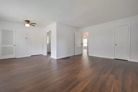 Living - 412 Iris Dr, Irving, TX 75061 photo 6 of 6