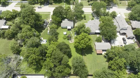 View/Area - 412 Iris Dr, Irving, TX 75061 photo 2 of 3