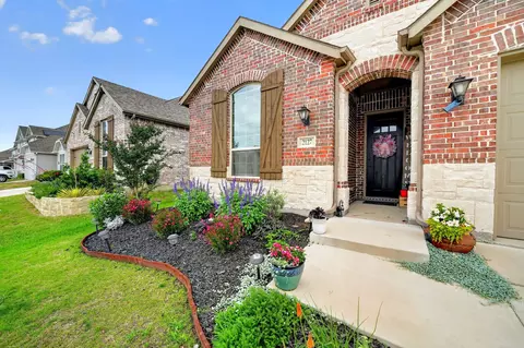 2127 Mossbrook Dr, Royse City, TX 75189